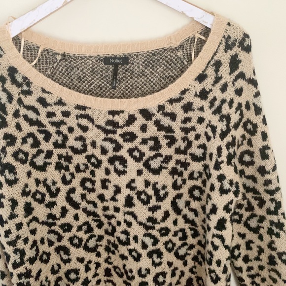 Nollie Leopard printed crew neck sweater medium - Picture 6 of 7
